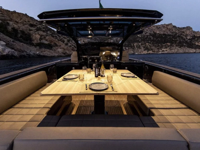Bateau à moteur à louer à Monaco au meilleur prix