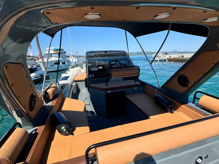 Louer Semi-rigide avec ou sans skipper Solemar à Biograd na Moru