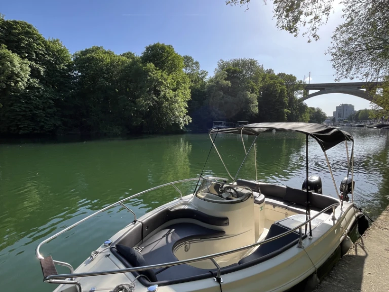 Location bateau Nogent-sur-Marne pas cher Eolo 590 Open