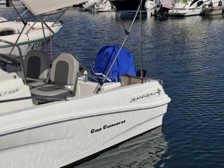 Location bateau Alicante pas cher Cap Camarat 4.7 CC Style