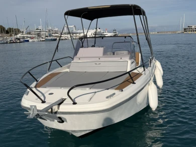 Boat rental Bénéteau Flyer 7 SUNdeck in Antibes on Samboat