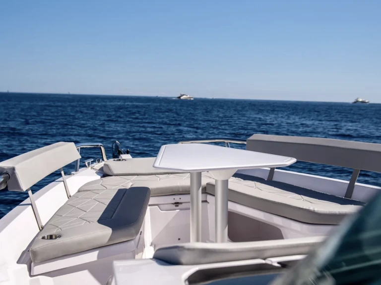 Location Bateau à moteur à Monaco - Axopar 28 T-Top