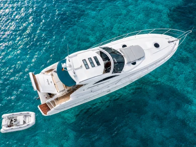 Charter a Sunseeker Portofino 53 in Marina de Dénia on Samboat