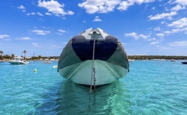 Louer Semi-rigide avec ou sans skipper Master à La Savina