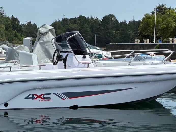 Bateau à moteur à louer à Bénodet au meilleur prix