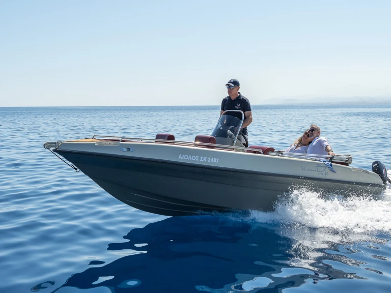 Louer Bateau à moteur avec ou sans skipper Nireus à Pantánassa