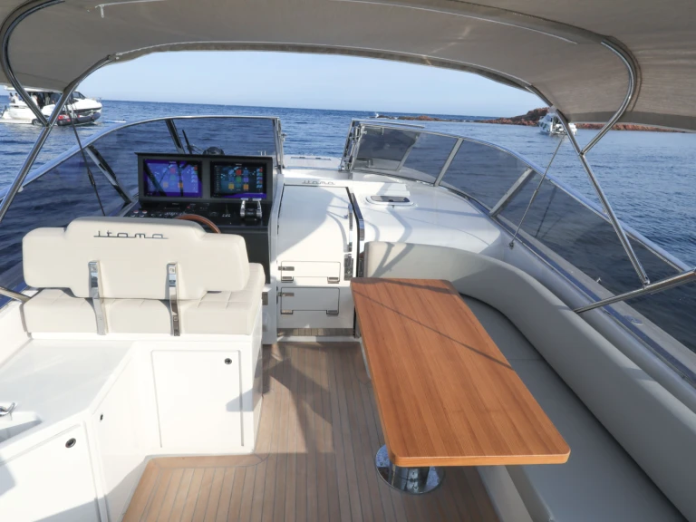Location Bateau à moteur à Cannes - Itama Itama 45
