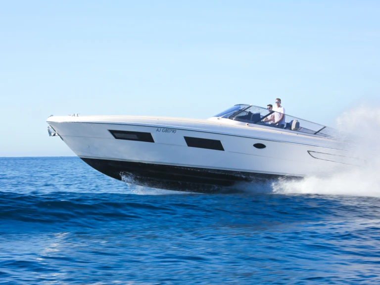 Location bateau Cannes pas cher Itama 45