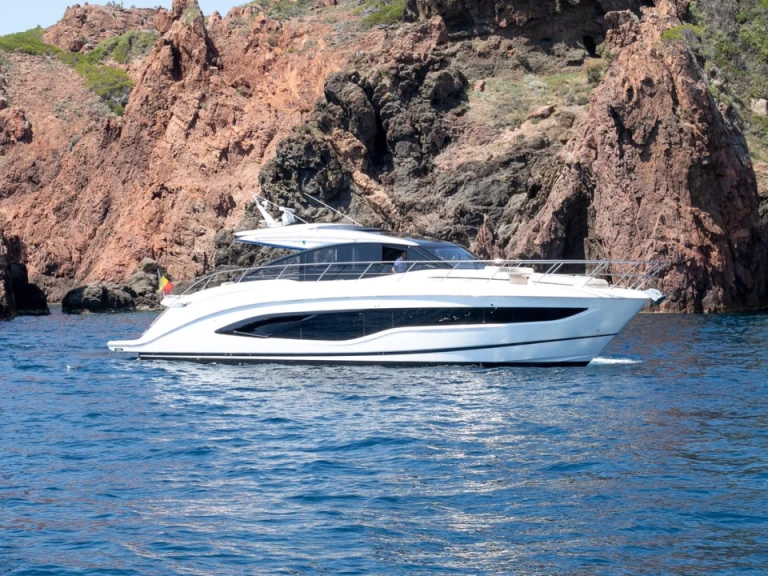 Bateau à moteur à louer à Saint-Raphaël au meilleur prix
