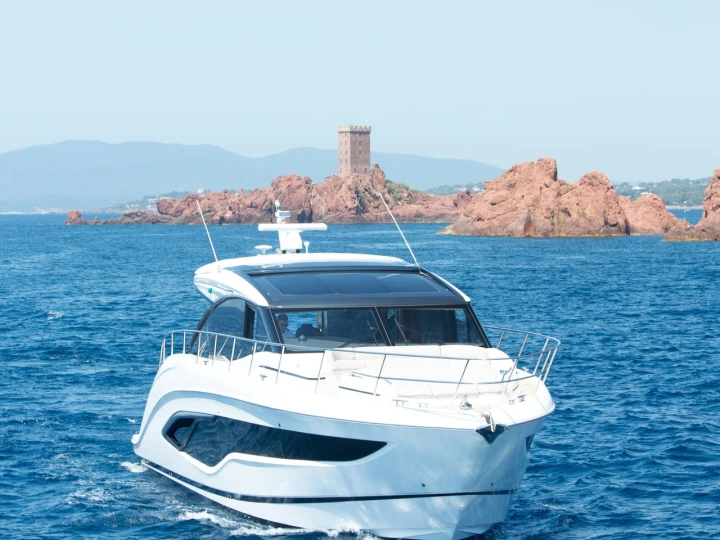 Location Bateau à moteur Princess avec permis