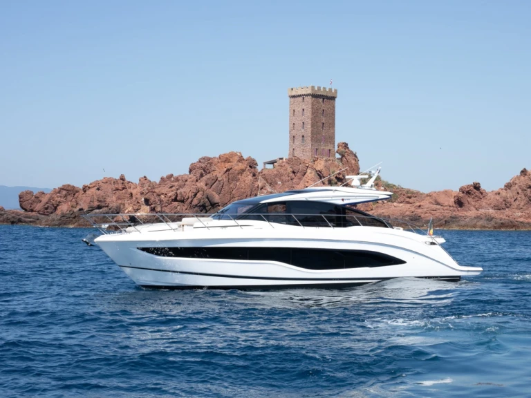 Location à Port de Saint Tropez - Princess Princess V55 sur SamBoat