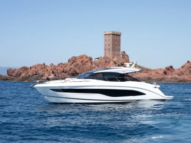 Yacht charter Port de Saint Tropez - Princess Princess V55 on SamBoat