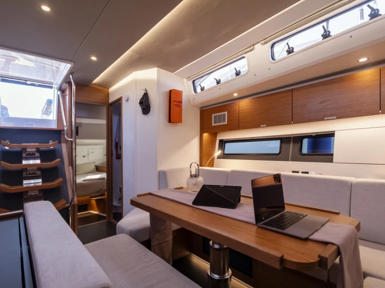 Location bateau Gouviá pas cher Hanse 510