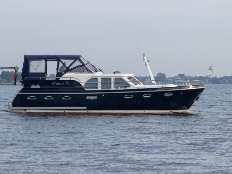 Bateau à moteur à louer à Akkrum au meilleur prix