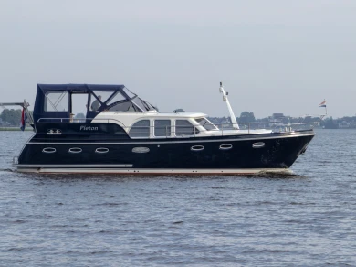 Motorboat for rent Akkrum at the best price