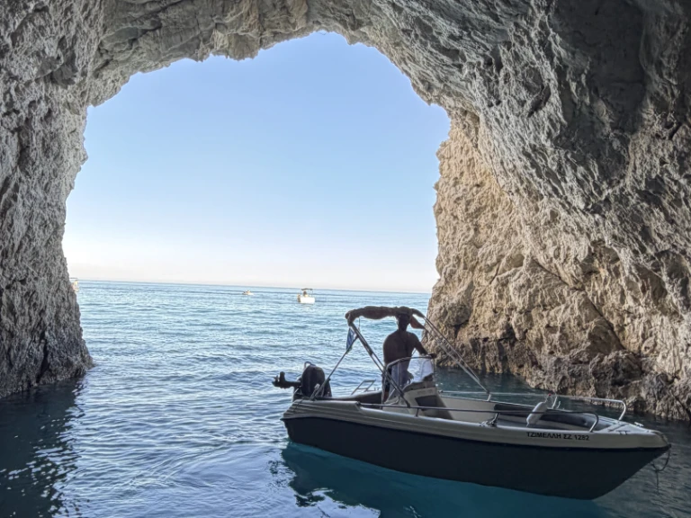 Location Bateau à moteur Poseidon avec permis