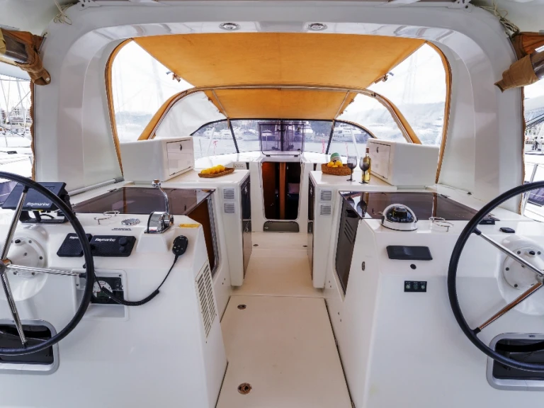 Louer Voilier avec ou sans skipper Jeanneau à Nidri