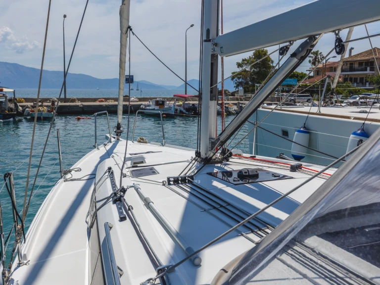 Location à Nikiána - Bénéteau Oceanis 37.1 sur SamBoat