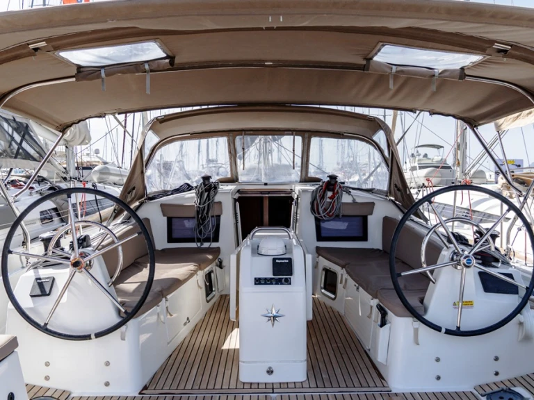 Louez un Jeanneau Sun Odyssey 410 à Benítses