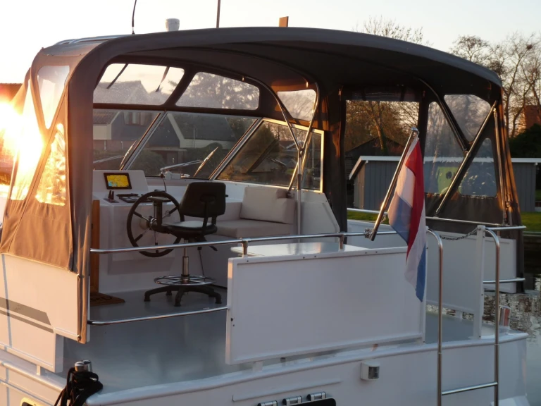 Louer Bateau à moteur avec ou sans skipper  à Akkrum