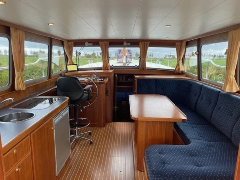 Bateau à moteur à louer à Akkrum au meilleur prix