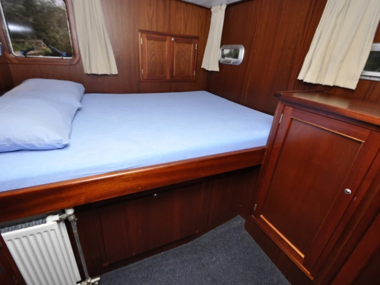 Louer Bateau à moteur avec ou sans skipper  à Akkrum