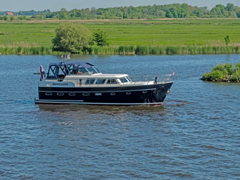 Louer Bateau à moteur avec ou sans skipper De Drait à Akkrum
