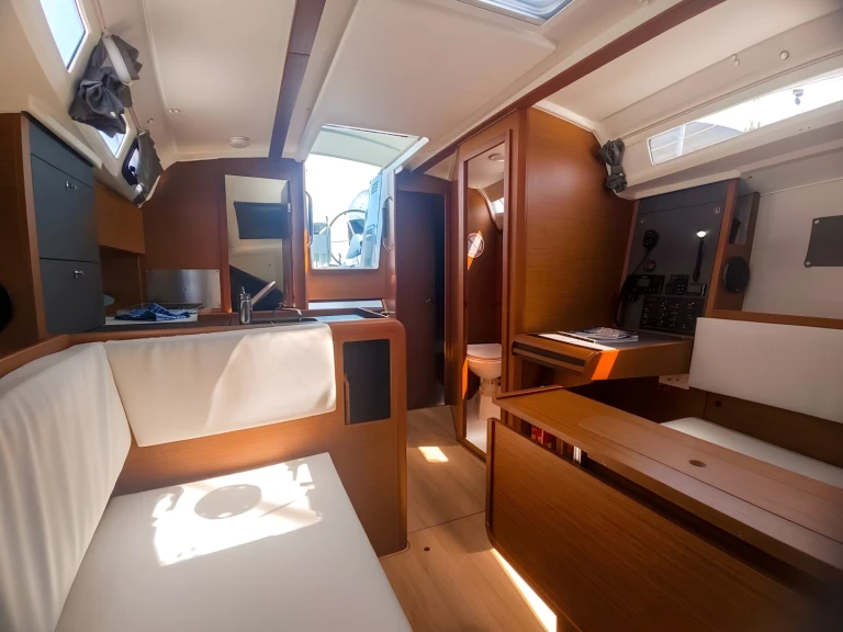 Jeanneau Sun Odyssey 440 a louer à Pula
