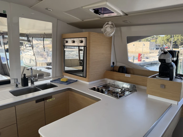 Fountaine Pajot Astrea 42 a louer à Pula