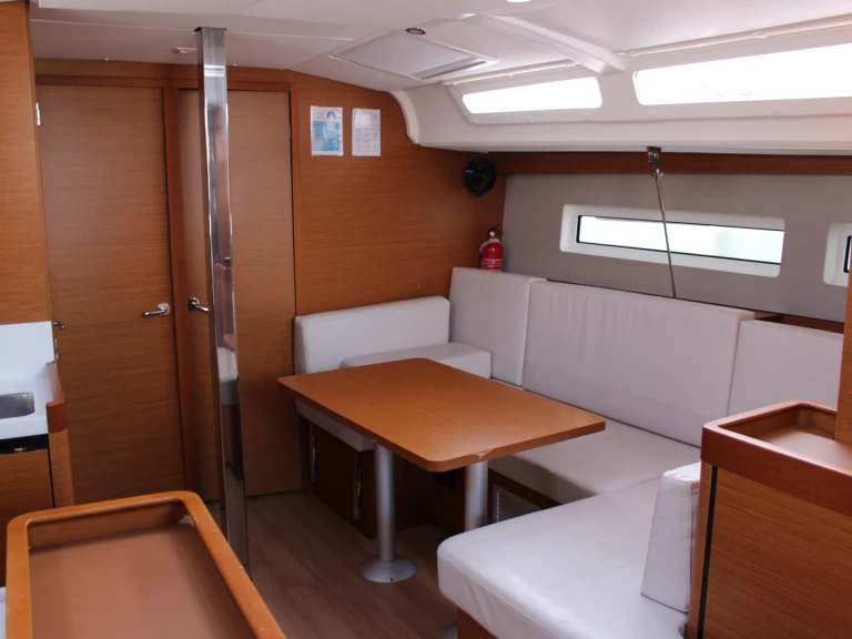 Louez un Jeanneau Sun Odyssey 440 à Antigua Island
