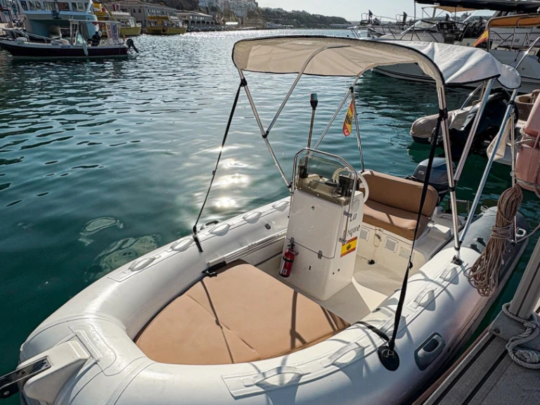 Location bateau Port Mahon pas cher Lomac 400 Open GL