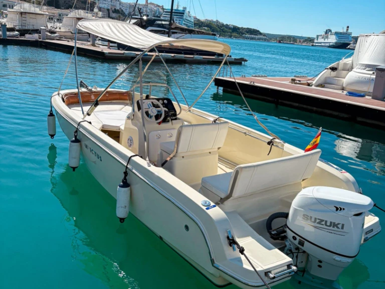 Invictus  Invictus 190 FX a louer à Port de Port Mahon
