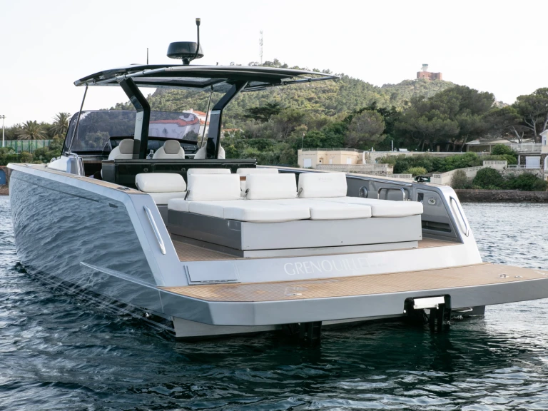 Pardo Yachts Pardo 43 a louer à Saint-Tropez