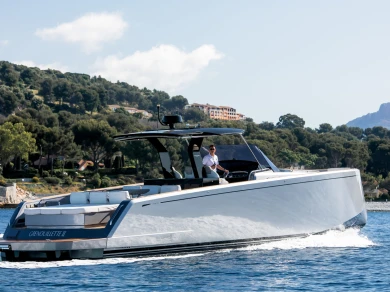 Yacht charter Saint-Tropez - Pardo Yachts Pardo 43 on SamBoat