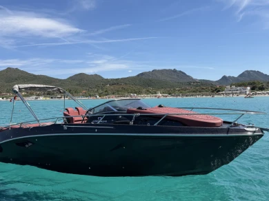 Noleggio Barca a motore a Olbia – Cranchi E30