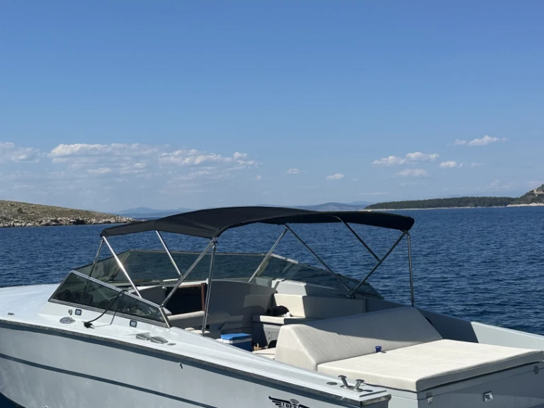 Location Bateau à moteur Tornado avec permis