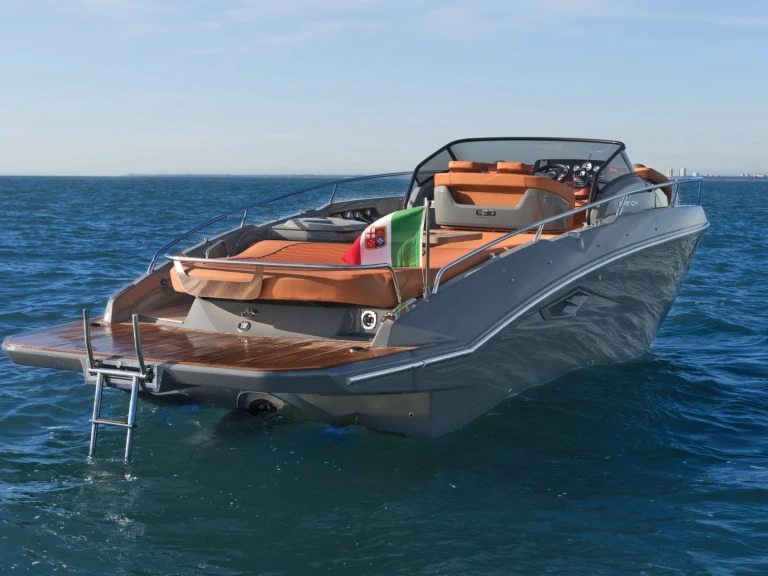 Location bateau Cranchi E30 à Olbia sur Samboat