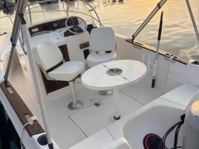 Bateau à moteur à louer à Six-Fours-les-Plages au meilleur prix