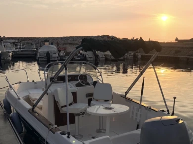 Jeanneau Cap Camarat 5,45WA charter bareboat or captained in  Six-Fours-les-Plages