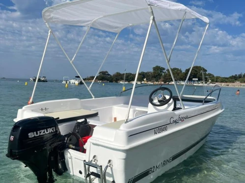 Bateau à moteur à louer à Ajaccio au meilleur prix