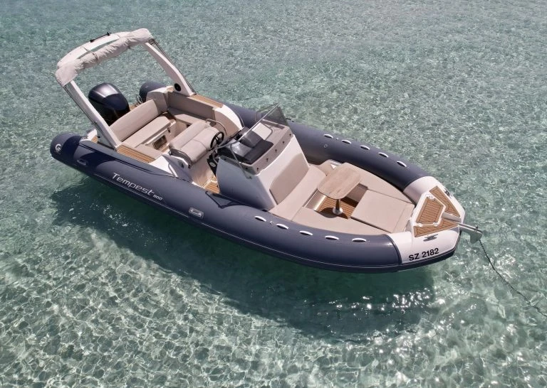Location à Bonifacio - Capelli Temepst 800 Open sur SamBoat