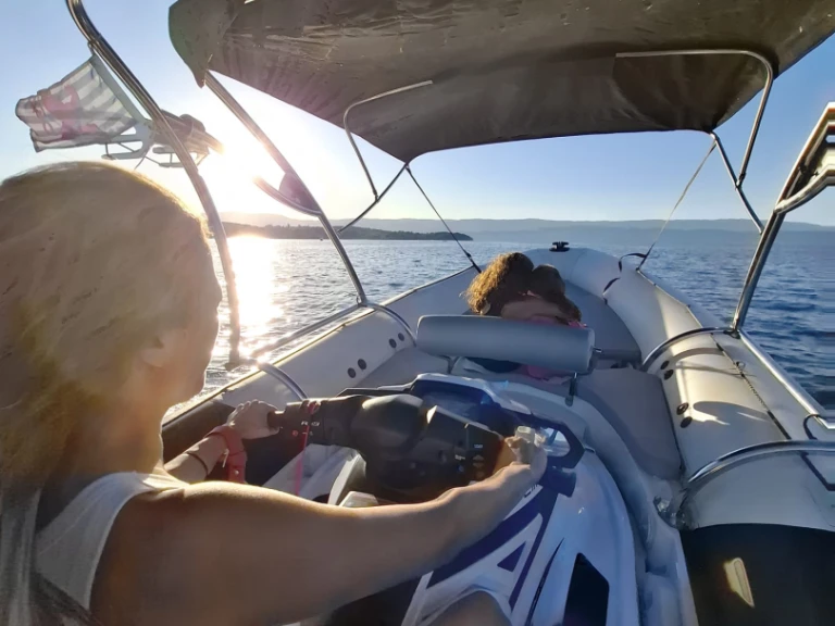 Louez un Sealver Waveboat 575 à Yvoire