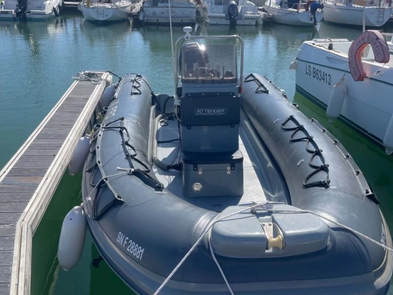 Louer Semi-rigide avec ou sans skipper 3D Tender à Les Sables-d'Olonne