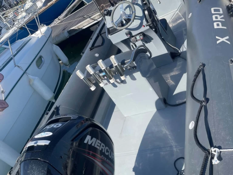 Location Semi-rigide 3D Tender avec permis
