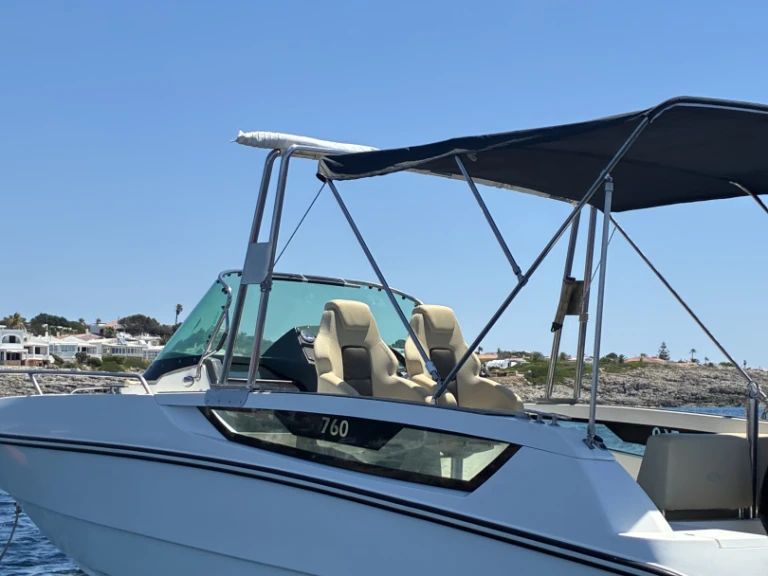 Location Bateau à moteur à Port Mahon - Monterey 264 fs