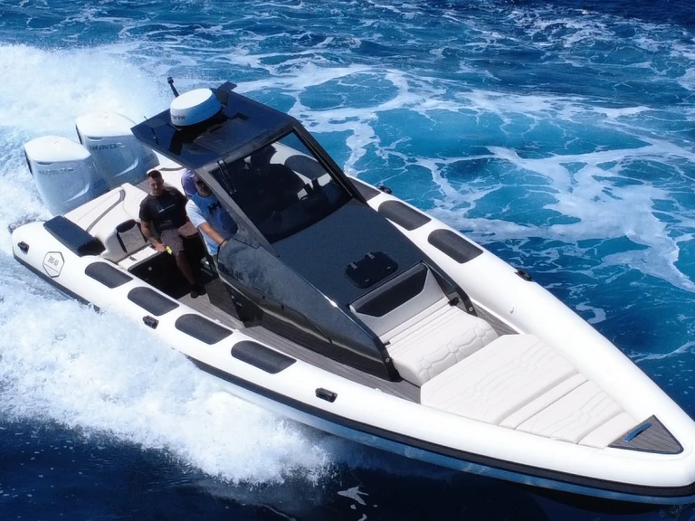 Louer Semi-rigide avec ou sans skipper ZEN MARINE à Antiparos