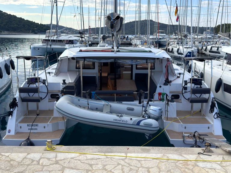Catamaran à louer à Rogoznica au meilleur prix