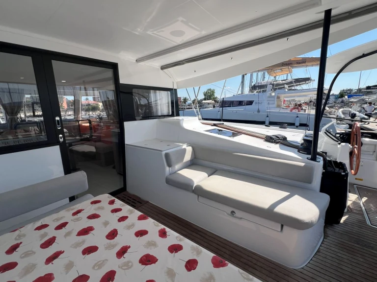 Catamaran à louer à Olbia au meilleur prix