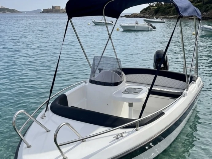 Location à France - SZKUTNICZY ZAKLAD Kruger Laser sur SamBoat