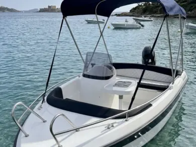 Location à France - SZKUTNICZY ZAKLAD Kruger Laser sur SamBoat